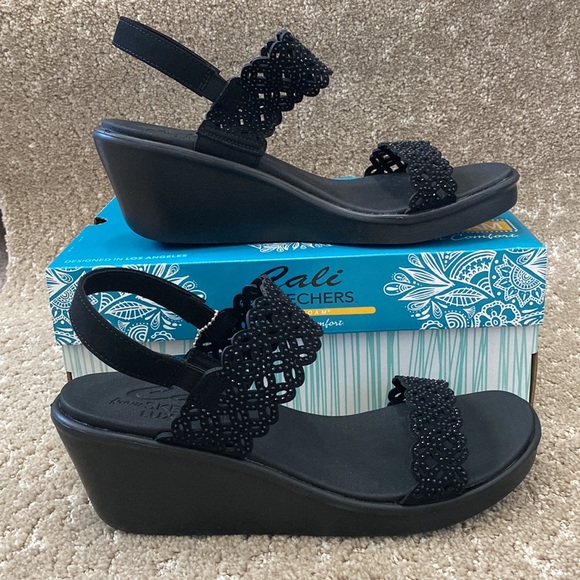 Cali From Skechers- Luxe Foam Sandals- Size 11 - Picture 6 of 7